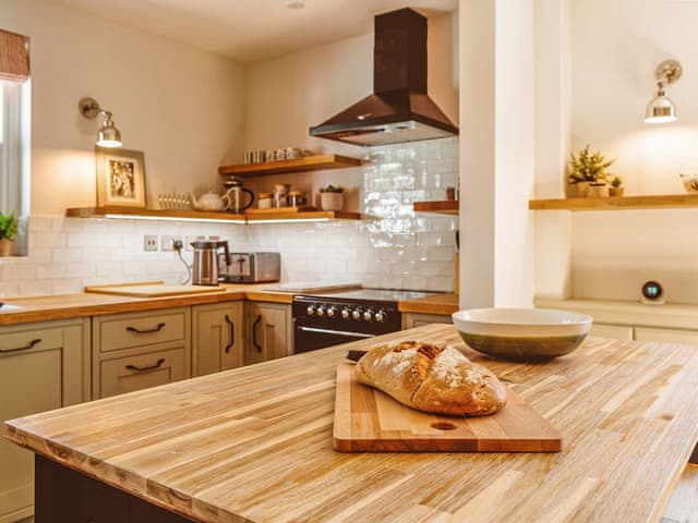 Kitchen | Gatehouse North, Worstead
