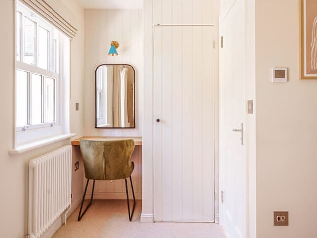 Double bedroom | Gatehouse North, Worstead