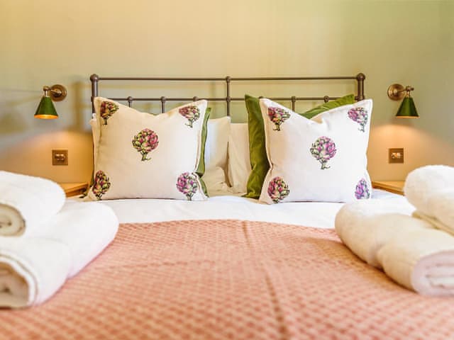 Double bedroom | Gatehouse North, Worstead