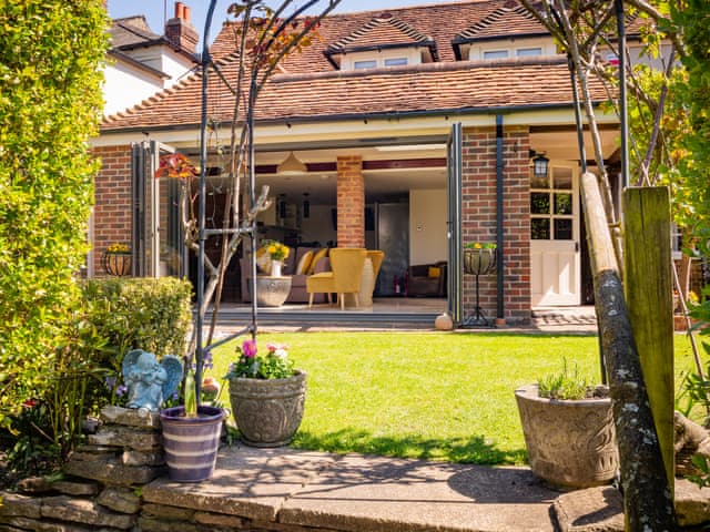 Garden and exterior | Mallard Cottage, Winchester