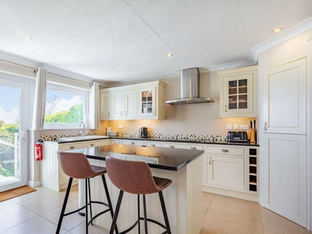 Kitchen | Summers View, St Mawes