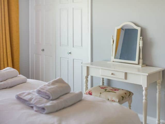 Double bedroom | Summers View, St Mawes