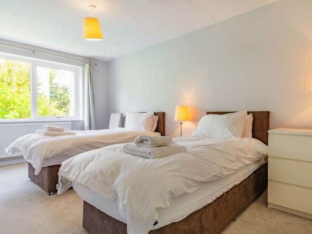 Twin bedroom | Summers View, St Mawes