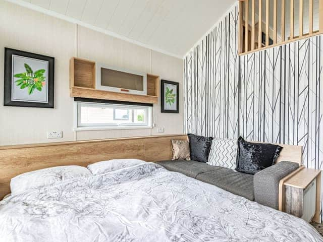 Double bedroom | Horseshoe Lake 5 - Chapel Fields Pods, Chapel St Leonards