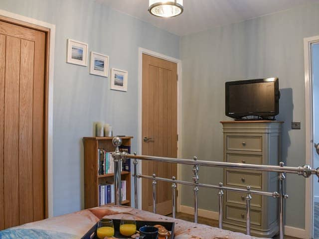 Double bedroom | The Boat House at Tides Reach, Mersea Island, near Colchester