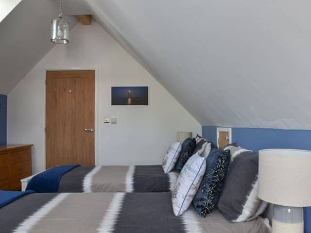 Twin bedroom | The Boat House at Tides Reach, Mersea Island, near Colchester