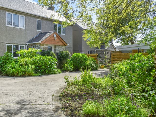 Exterior | The Vineries- Glady’s Orchard - The Vineries, Lands End, near Porthcurno