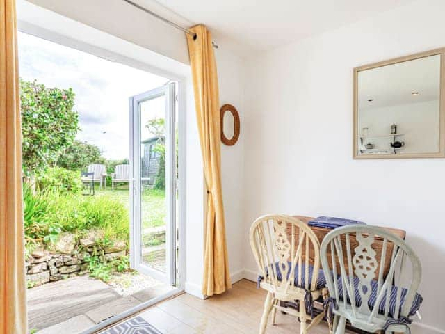 Dining Area | Cosy Hideaway - Atlantic Way, Porthtowan