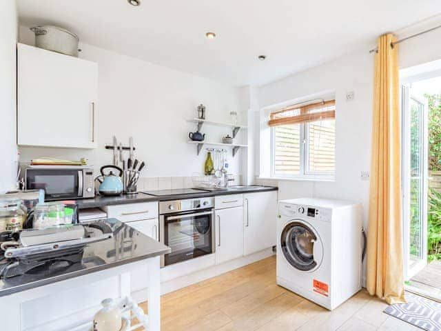 Kitchen | Cosy Hideaway - Atlantic Way, Porthtowan