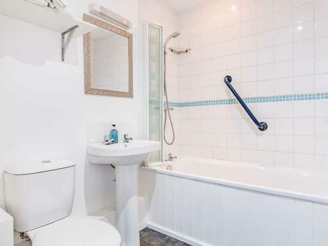 Bathroom | Cosy Hideaway - Atlantic Way, Porthtowan