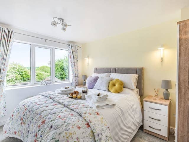 Double bedroom | Comfy Kozy Cottage, Louth