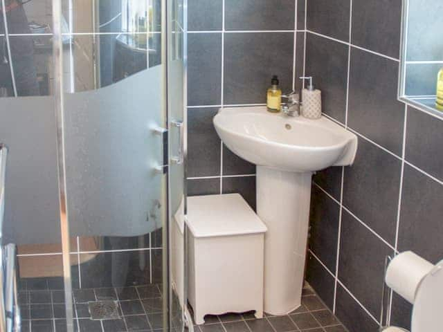 Shower room | Lemon Cottage, Ryde and Seaview