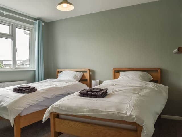 Twin bedroom | Greenbank Cottage, Torrington