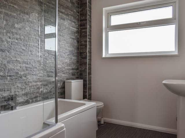 Bathroom | Greenbank Cottage, Torrington