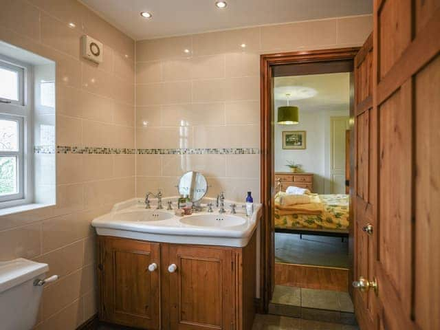 En-suite | Home Farm House, Dorrington, near Church Stretton