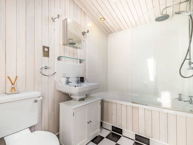 Bathroom | Laurel Lodge, Derby