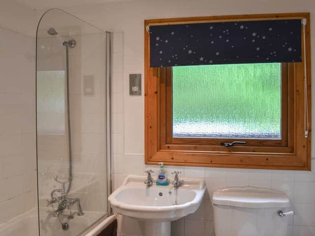 Bathroom | Red Kite Lodge - Wold Lodge Leisure, Kenwick, near Louth