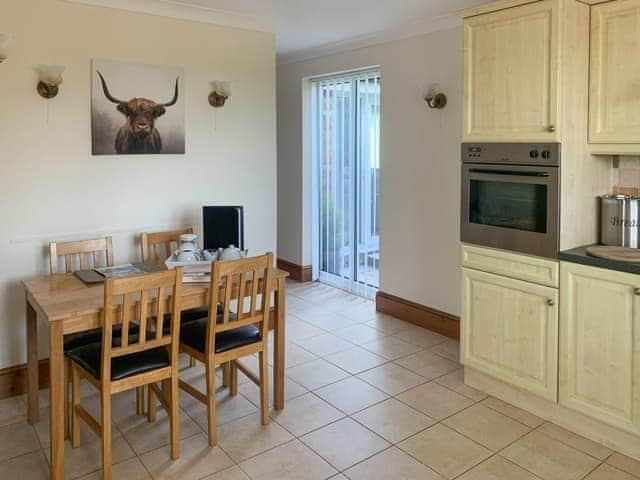 Dining Area | Nursery Cottage - Meals Farm Cottages, North Somercotes, Mabelthorpe