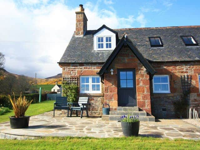 Exterior | Honeysuckle Cottage - Culmaily Farm, Golspie