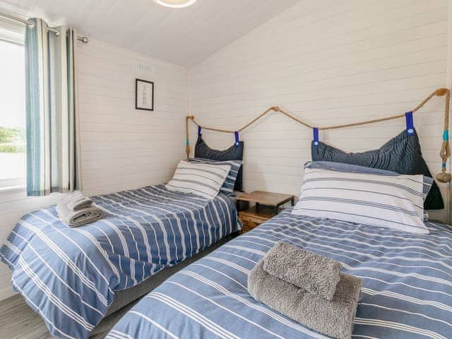 Twin bedroom | Erica Lodge, Willington