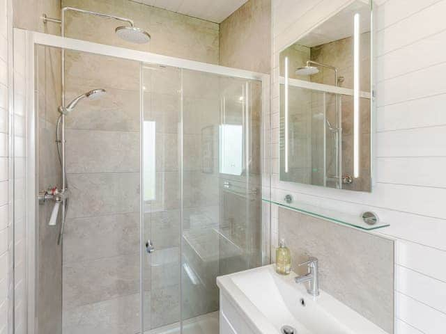 Shower room | Erica Lodge, Willington