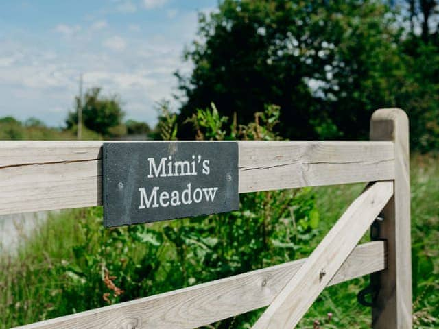 Garden and grounds | Mimi&rsquo;s Meadow - Kernow Retreats, Milton Abbot, near Tavistock