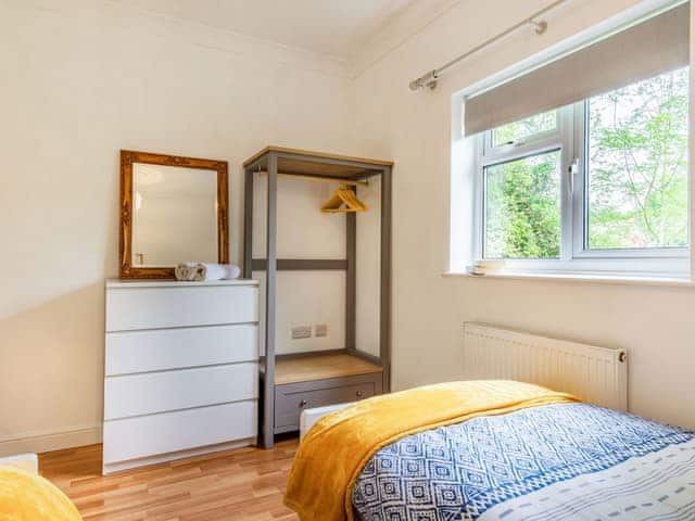 Twin bedroom | Quarry Lodge, Maidstone