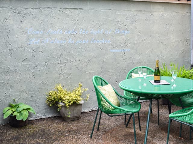 Outdoor eating area | Borranside, Ambleside