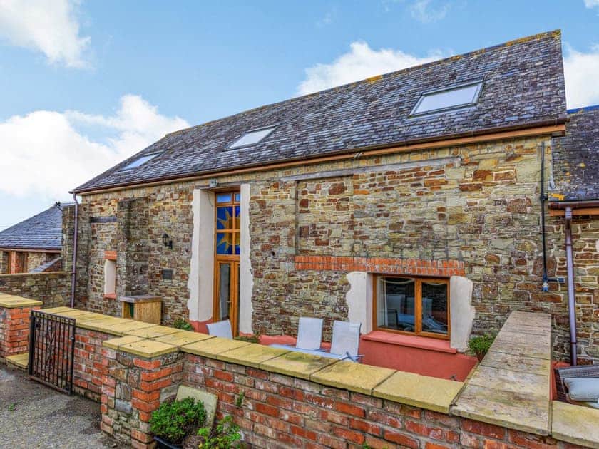 Exterior | The Threshing Barn - Oldiscleave Farm Cottages, Bideford