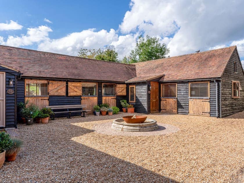 Exterior | North Stable at Crabtree Farm - The Stables at Crabtree Farm, Hastingleigh