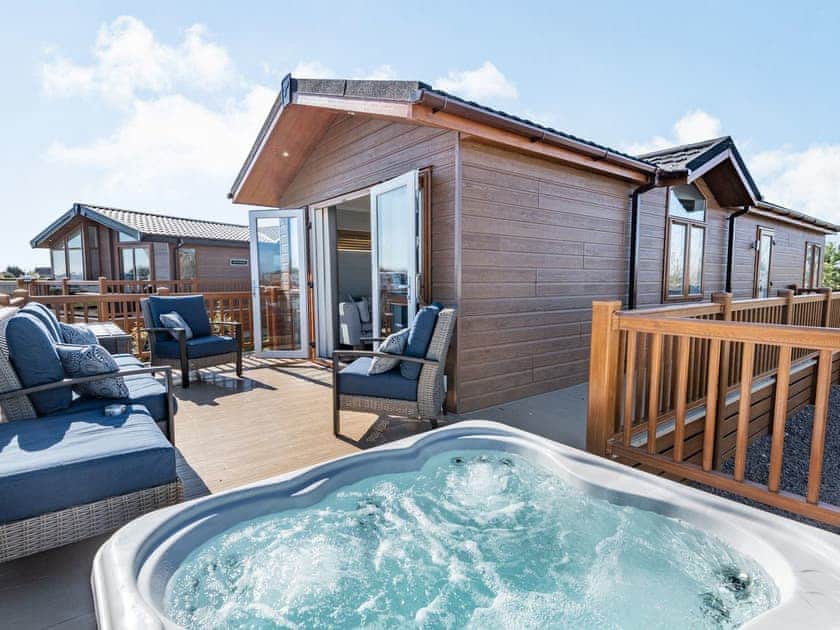 Attractive holiday home with hot tub | Coastal Retreat - The Laurels, Addlethorpe, near Skegness