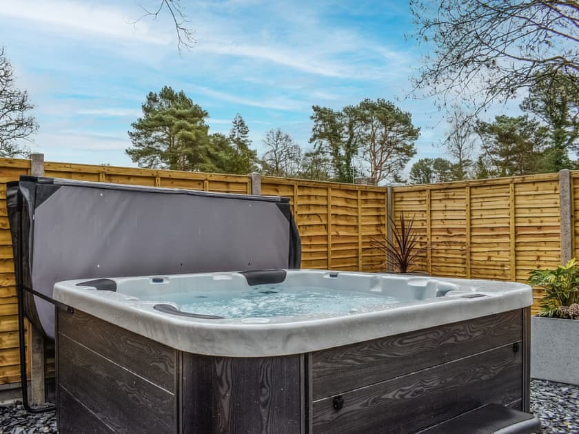 Hot tub | The Retreat, Ringwood, near Wimborne