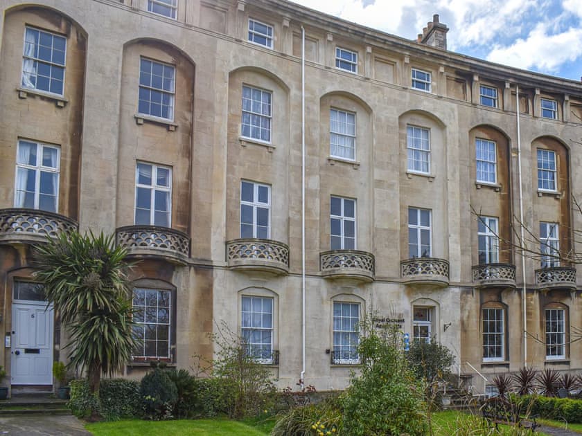 Setting | Garden Apartment - Royal Crescent Apartments, Weston Super Mare