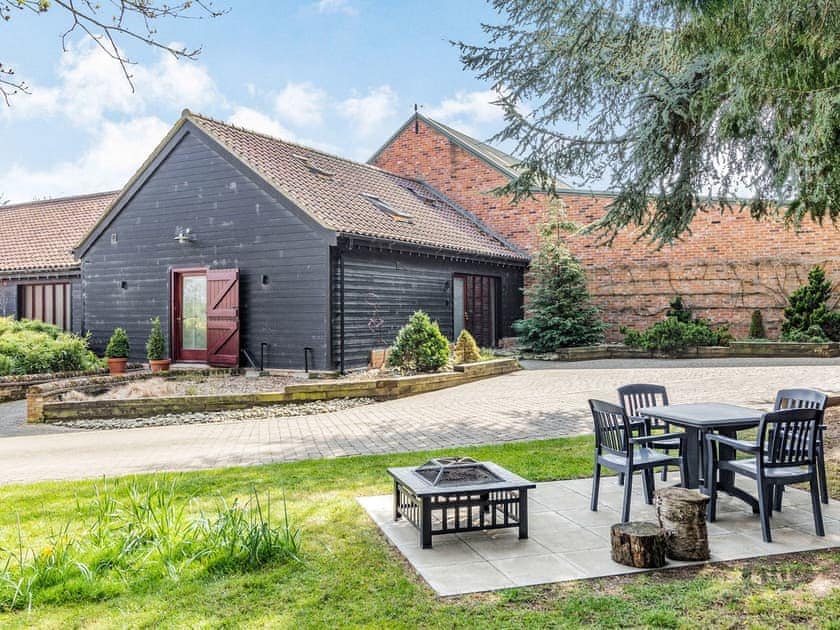 Exterior | Cedar Barn - Wash Farm Barns, Banham