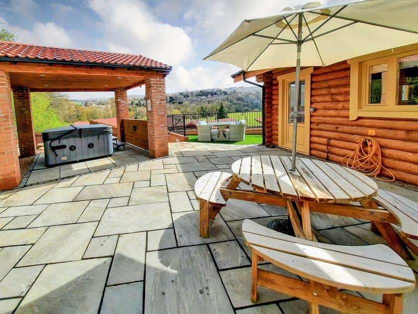 Outdoor area | Arbeia Lodge - Vindomora Country Lodges, Ebchester