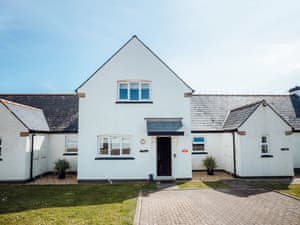 Exterior | Puffin Cottage - Celtic Haven Resort, Lydstep, near Tenby