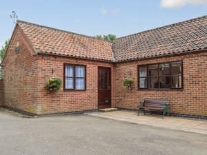 Exterior | Glossoms Lodge, Thorpe Arnold