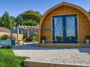 Exterior | Joshua&rsquo;s Den - Dorglwyd Farm Pods, Near Swansea