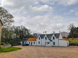 Setting | Stalker&rsquo;s Cottage, Killiechonate, near Spean Bridge