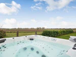 Hot tub | Hill Crest, Dunston Fen