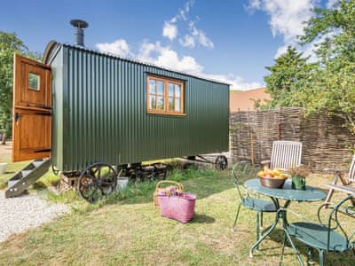 Exterior | The Nuthatch - Longwool Shepherds Huts, Old Woodhall