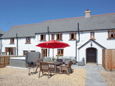 Exterior | Four Seasons Cottage, Torrington