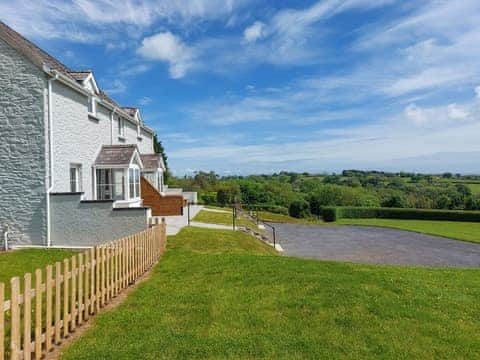 Exterior | Bay View - Coastal Cottages, Saundersfoot