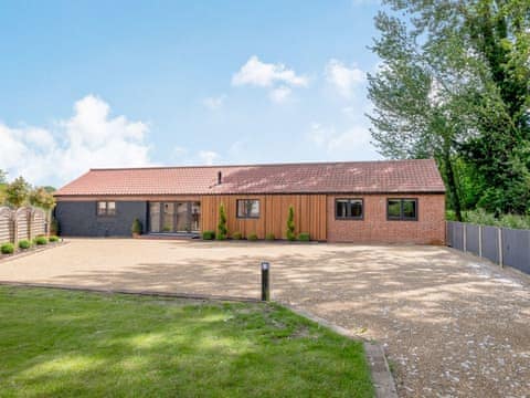 Exterior | The Gallery Barn - Canal View House and The Gallery Barn, Swafield