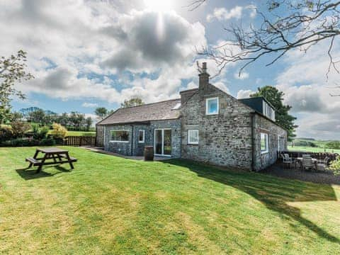 Exterior | High Kirkland Holiday Cottages: Robin&rsquo;s Nest - High Kirkland Holiday Cottages, Kirkcudbright