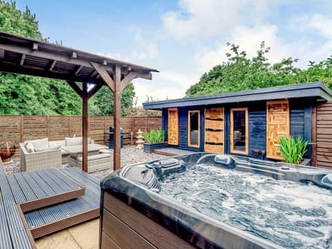 Hot tub | Orchard Retreat, Kirton, Near Spalding