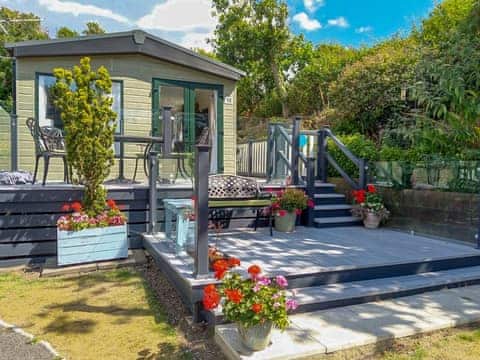 Exterior | New Forest Lodge Retreat, Downton