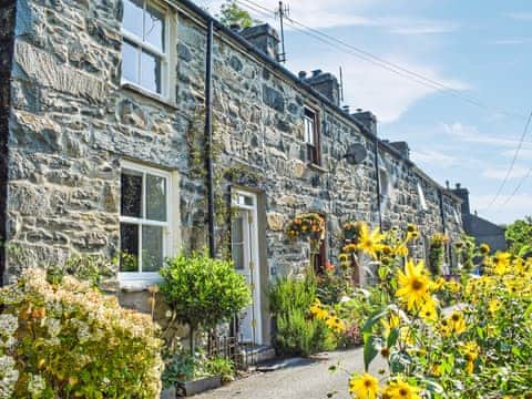 Exterior | Sunnyside Cottage, Tremadog, near Porthmadog