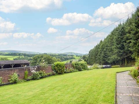 Garden | Upper Gwerneirin, Llandinam, near Llanidloes