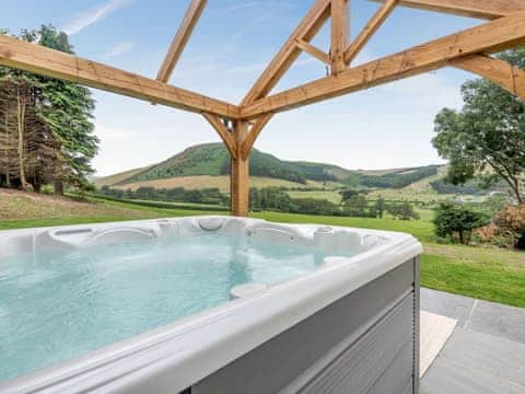 Hot tub | Penshenkin Barn, New Radnor, near Presteigne